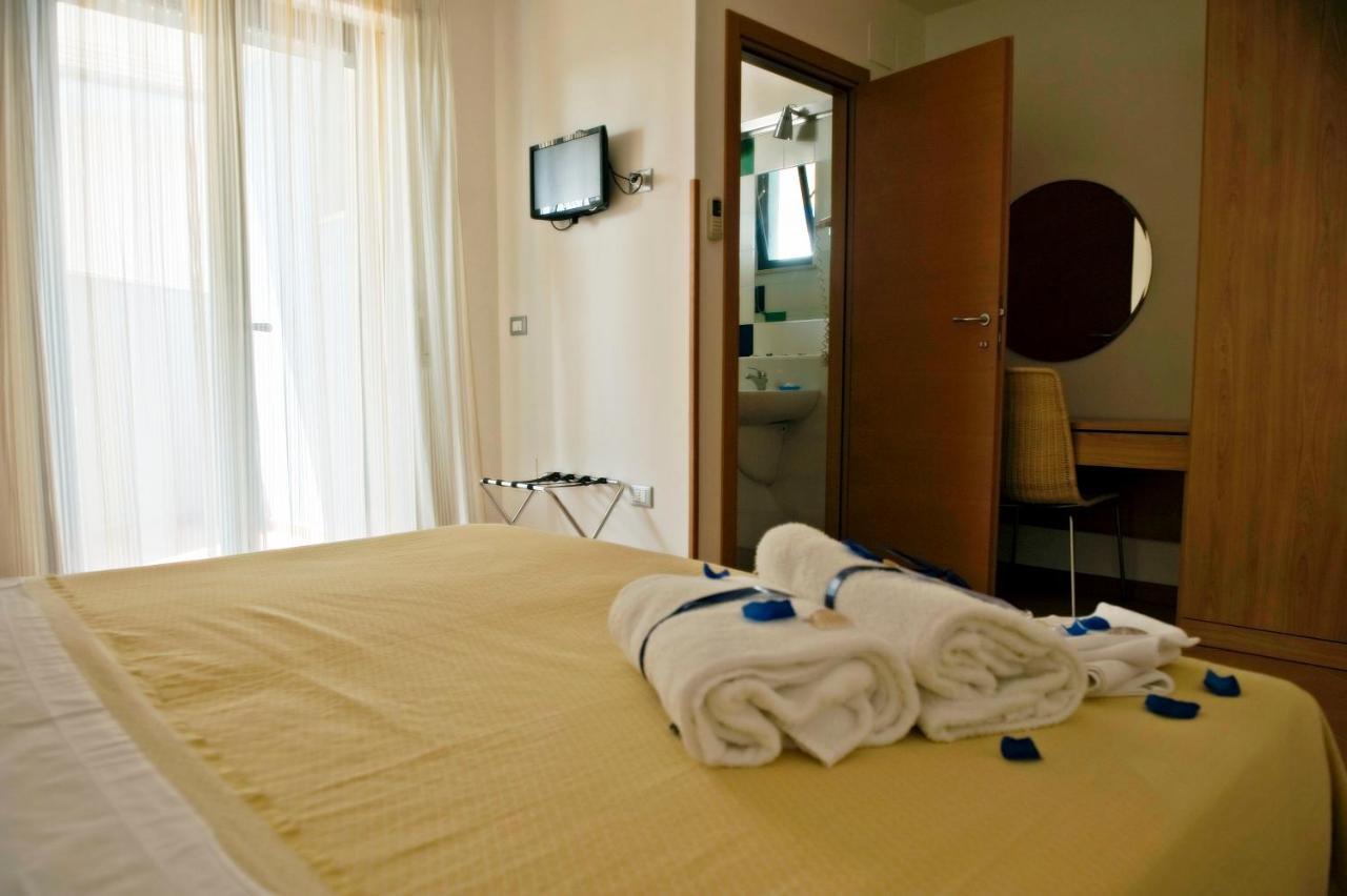 Hotel Leuco' มาร์ตินซิกูโร ภายนอก รูปภาพ