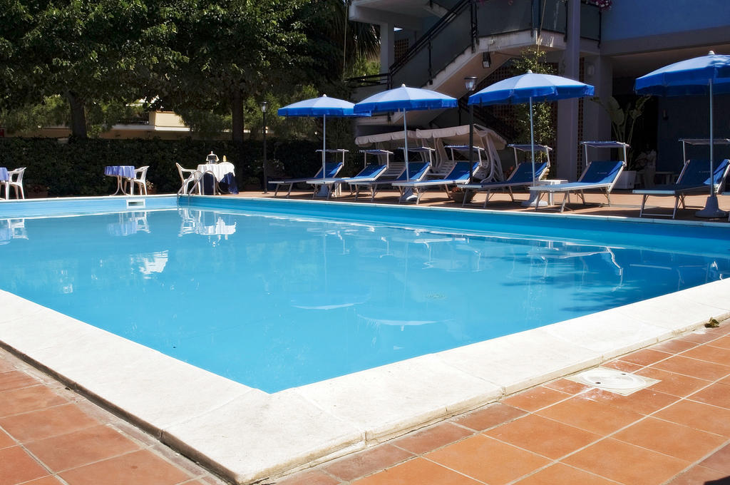 Hotel Leuco' มาร์ตินซิกูโร ภายนอก รูปภาพ