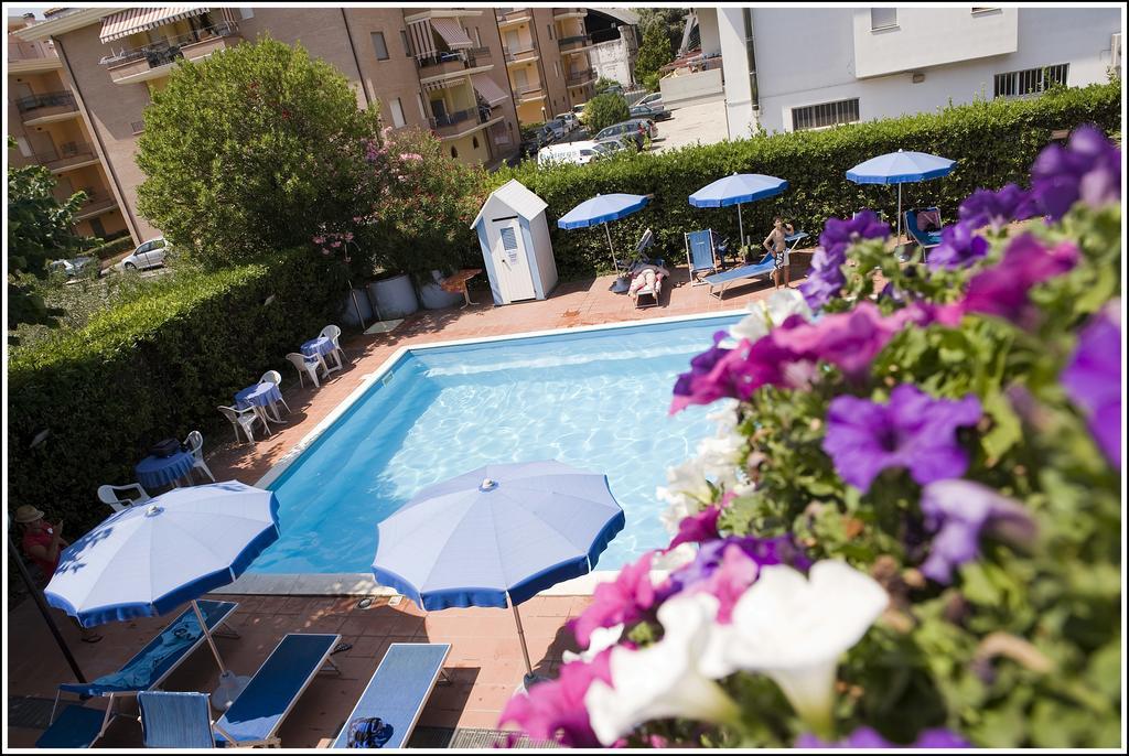 Hotel Leuco' มาร์ตินซิกูโร ภายนอก รูปภาพ